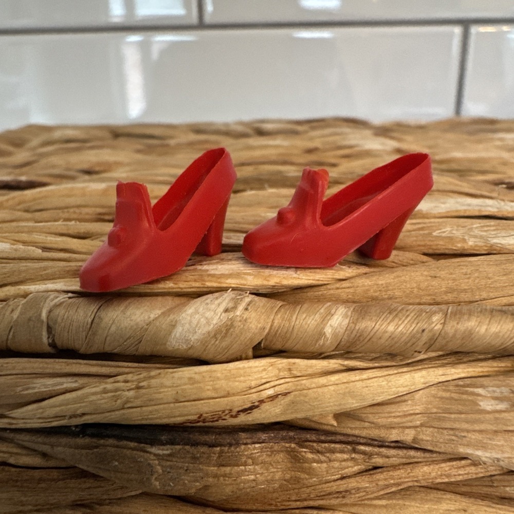 Excellent Vintage Mattel Barbie Red Walking Jamie Pilgrim Shoes
